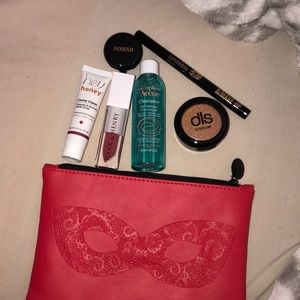 Makeup bundle